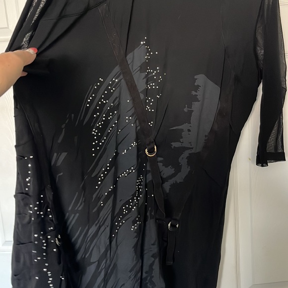 Woman’s dress top - Picture 3 of 4